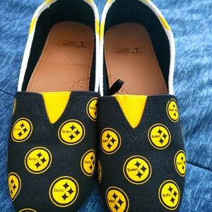 Steelers slip on shoes(size 9-10)